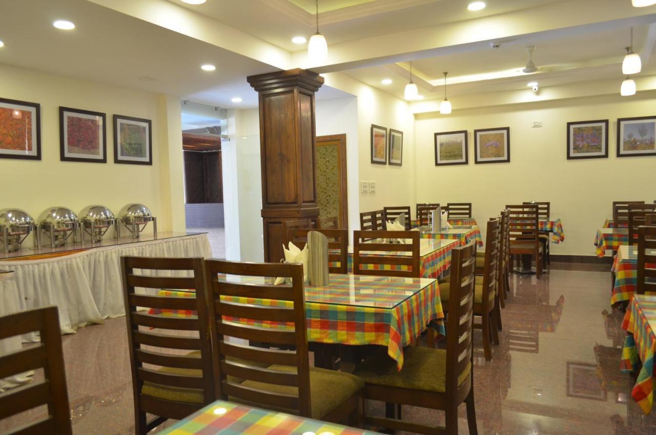 Hotel The Valley View Kashmir Srīnagar 외부 사진
