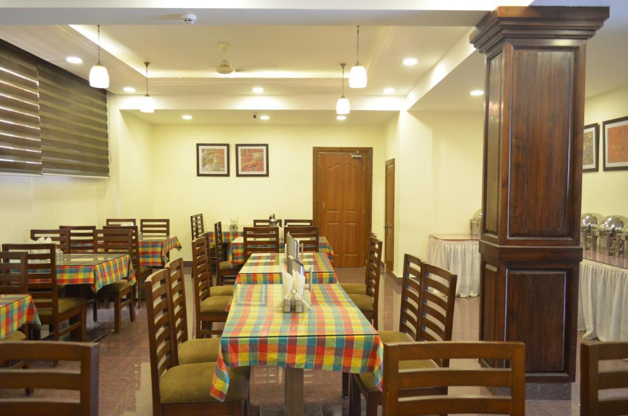 Hotel The Valley View Kashmir Srīnagar 외부 사진