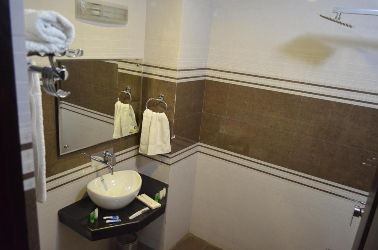 Hotel The Valley View Kashmir Srīnagar 외부 사진